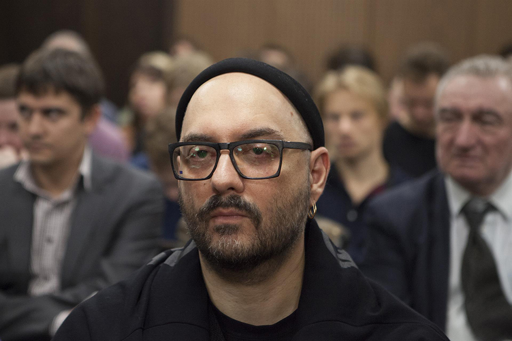 El director de cine y teatro ruso Kirill Serebrennikov sale del país y viaja por sorpresa a Alemania