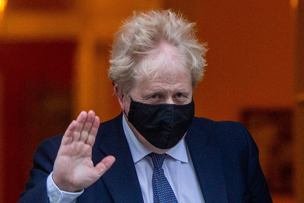 Boris Johnson baraja reducir a cinco días el confinamiento para positivos asintomáticos