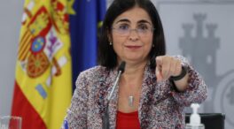 Darias aclara que el uso obligatorio de la mascarilla en exteriores seguirá vigente por culpa de la variante ómicron