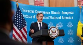 EEUU ordena la salida de Ucrania de los familiares del personal diplomático