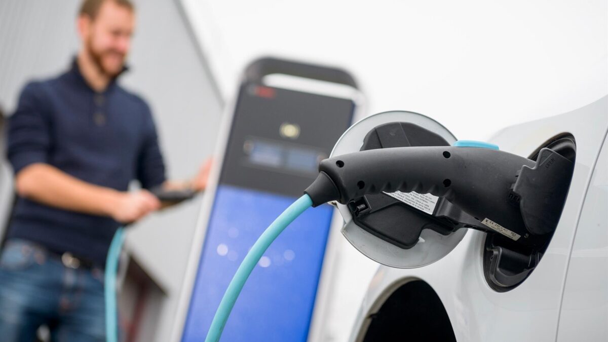 España cuenta con 225.000 coches ‘eléctricos’: el 4% de lo que desea el Gobierno para 2030