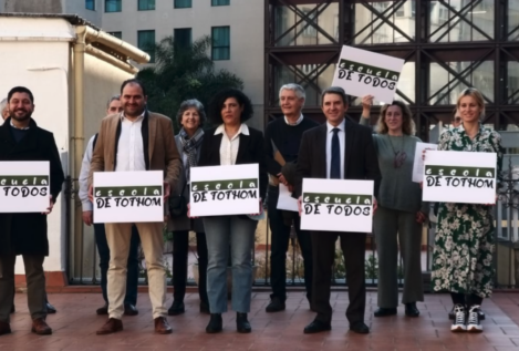 Los defensores del bilingüismo en las aulas se citan en Valencia para apoyar a los profesores