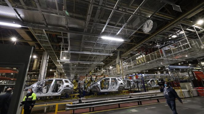 El motor pierde fuelle: 29.200 empleos menos y 23.000 trabajadores en ERTE en 2022