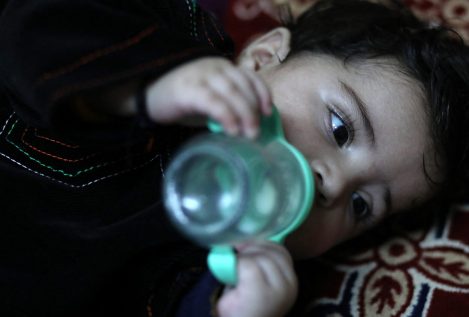 Save the Children alerta de que dos de cada tres niños en Afganistán necesitan ayuda humanitaria para sobrevivir