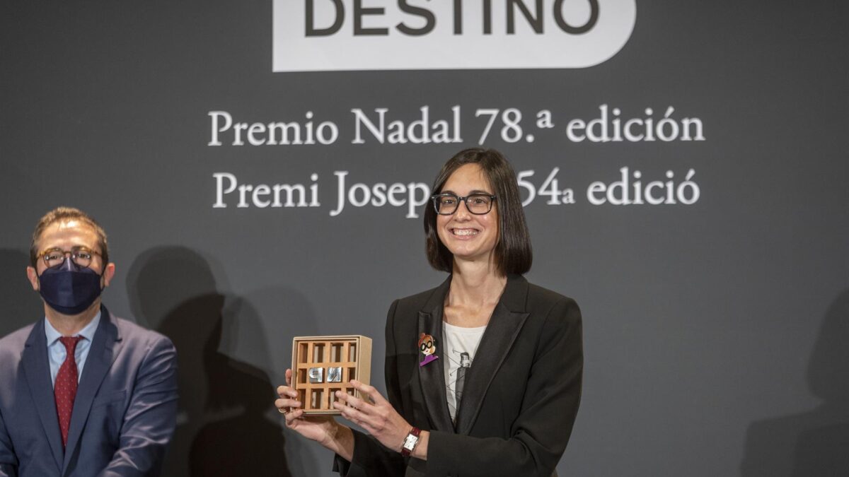 La periodista Inés Martín Rodrigo gana el Premio Nadal de novela con ‘Las formas del querer’