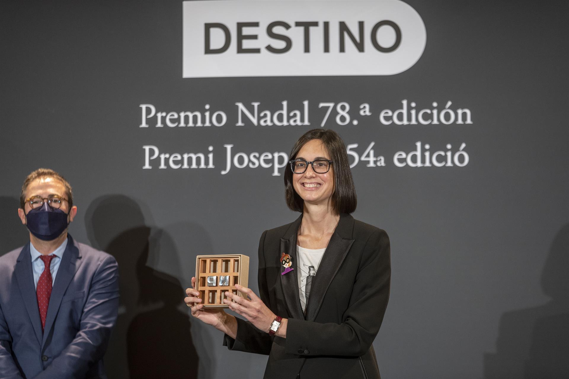 La periodista Inés Martín Rodrigo gana el Premio Nadal de novela con ‘Las formas del querer’