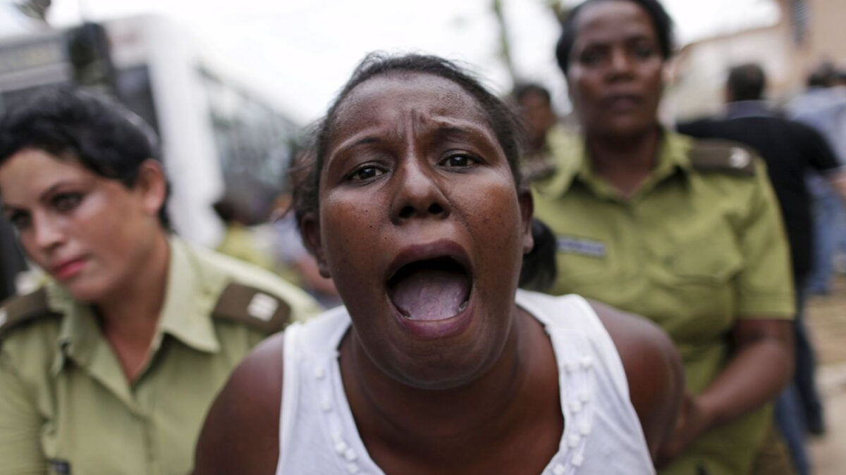 Denuncian la detención de varias integrantes de las Damas de Blanco en Cuba