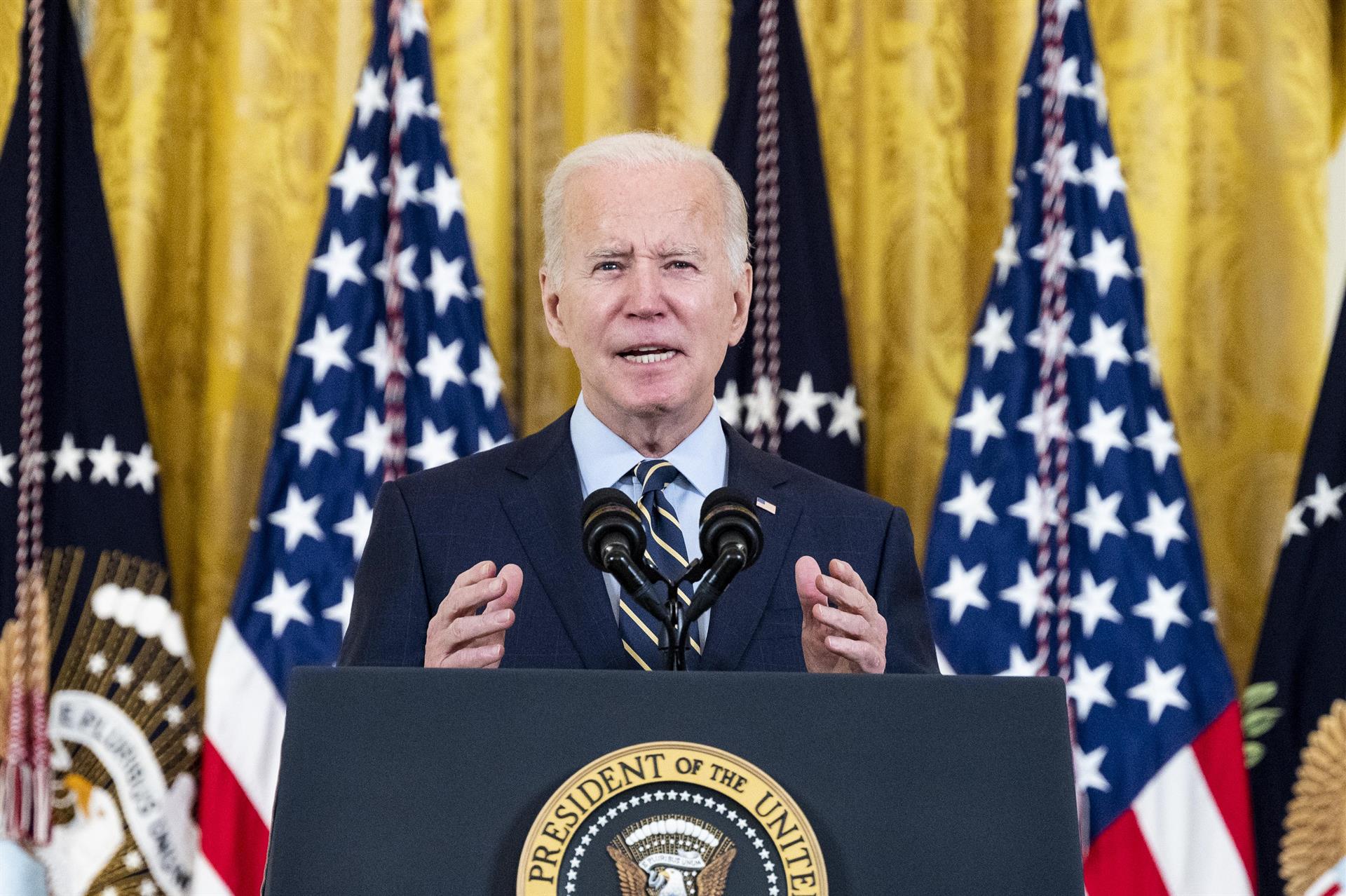 Biden promete a Ucrania que EEUU «responderá con decisión» si Rusia la invade