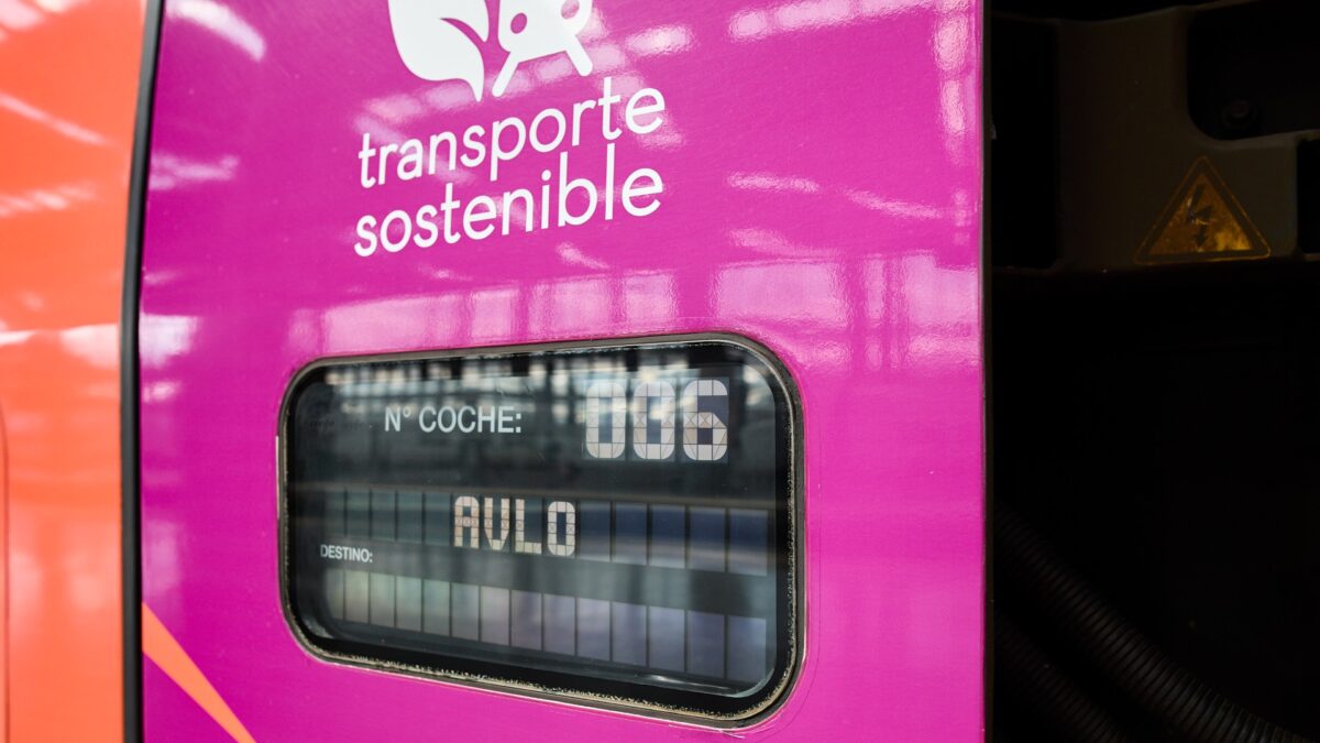 Renfe vende 25.000 billetes del AVLO Madrid-Valencia en cuatro horas