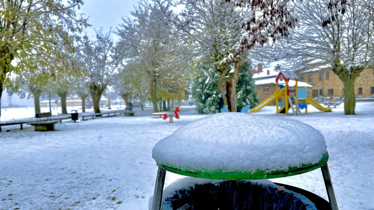 Frío, olas, nieve y viento activan avisos en 15 provincias en un Día de Reyes con temperaturas significativamente bajas