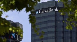 CaixaBank materializa hoy otras 2.700 salidas de empleados por el ERE