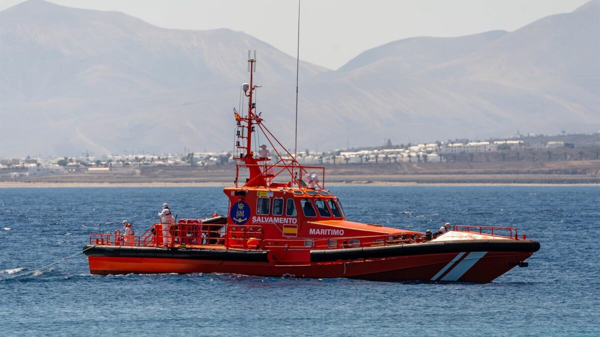 Salvamento Marítimo rescata 51 inmigrantes cerca de Lanzarote