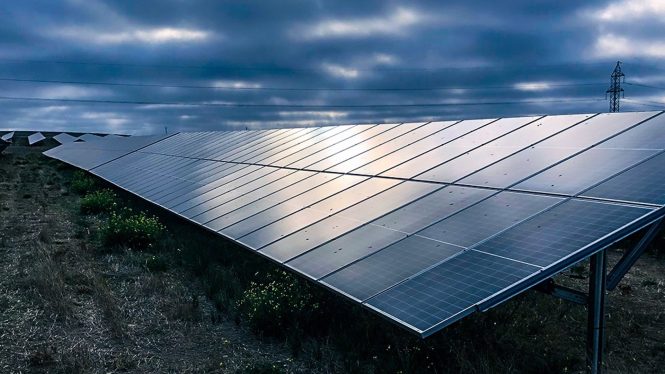 La UE activa un plan de emergencia para acelerar instalaciones de placas solares