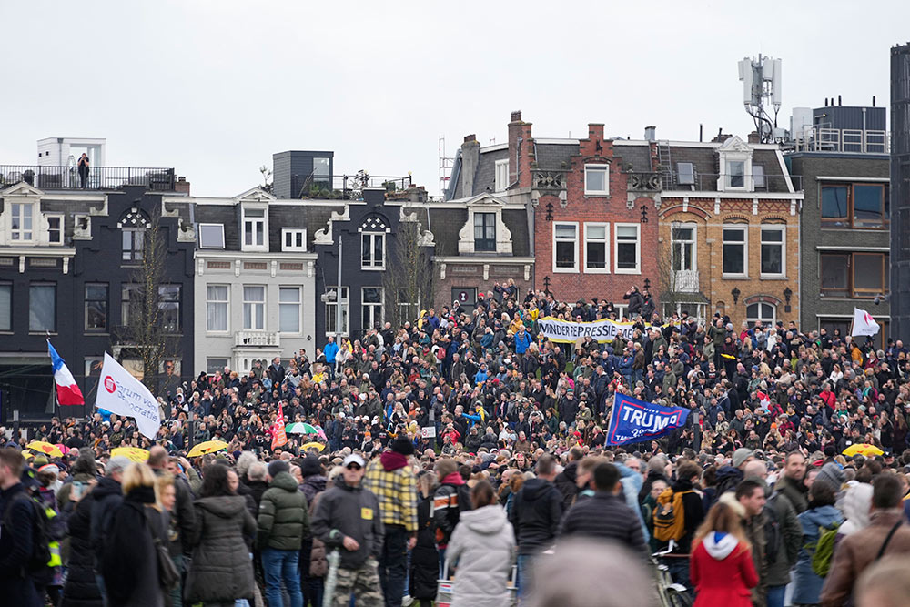 Una manifestación en Ámsterdam contra las restricciones deja 30 detenidos