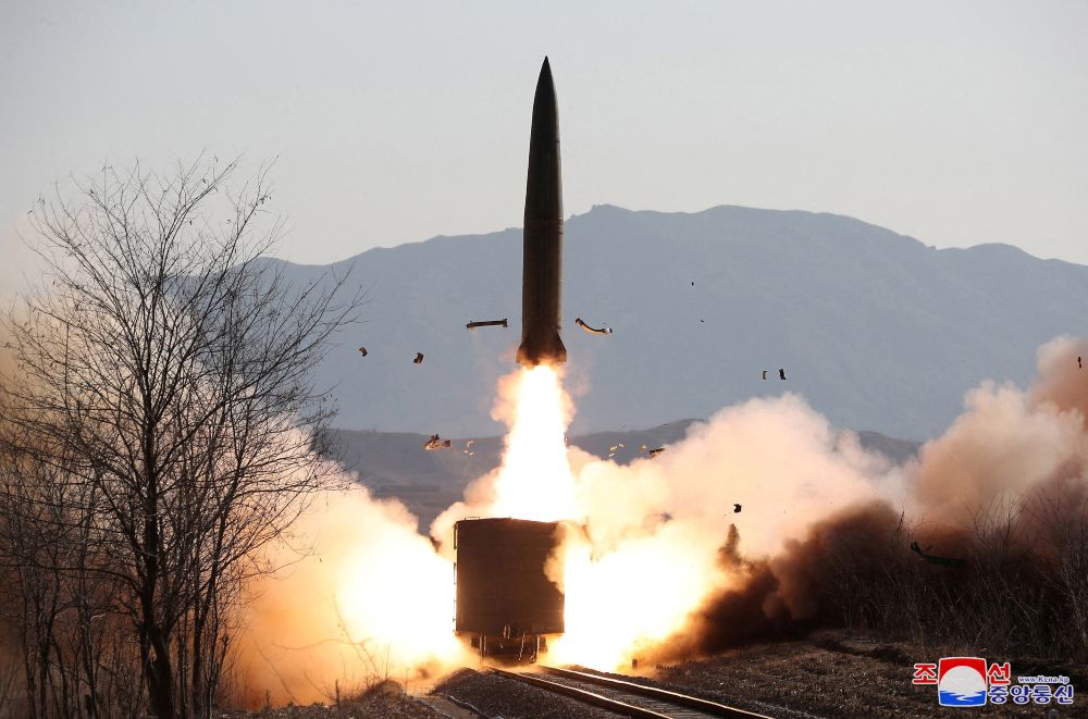 Corea del Norte dispara al mar de Japón su primer misil de medio alcance en casi cinco años