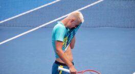 (VÍDEO) Nueva polémica en el Abierto de Australia: Tomic, convencido de tener coronavirus durante un partido