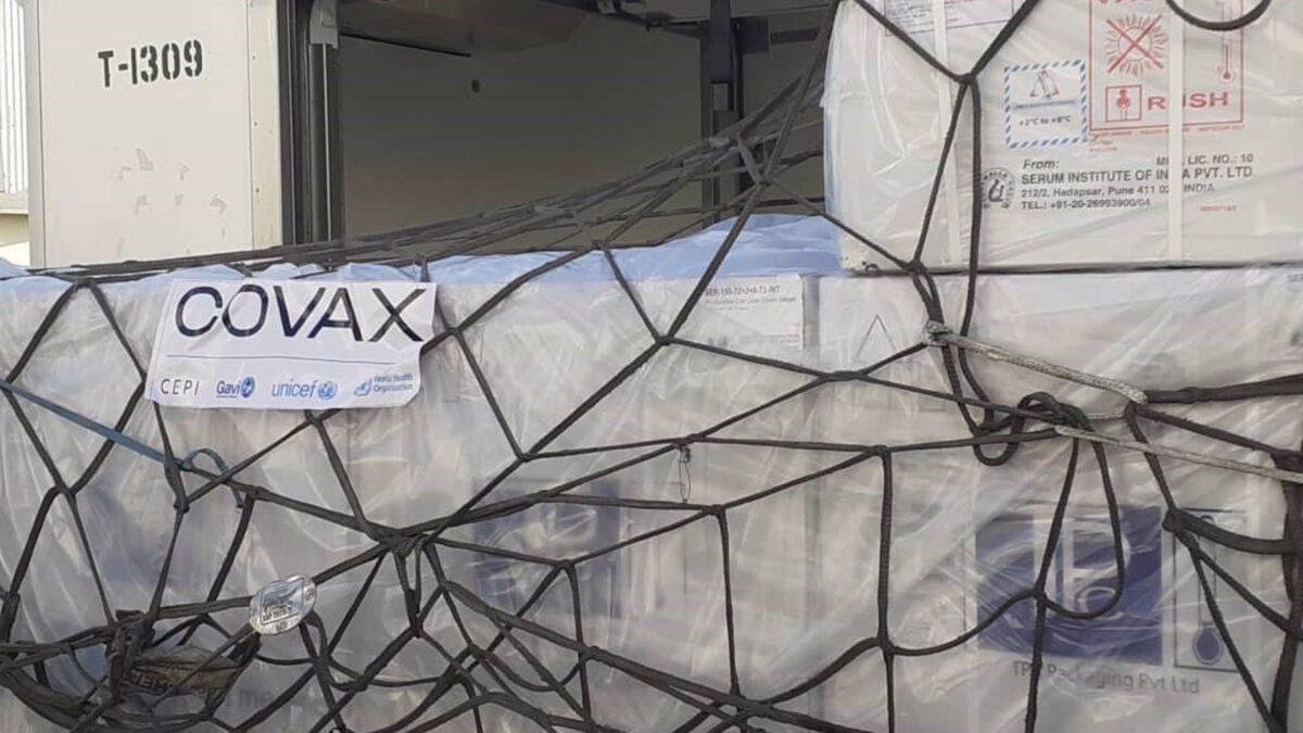 La OMS ha repartido 1.000 millones de dosis de la vacuna a través de COVAX