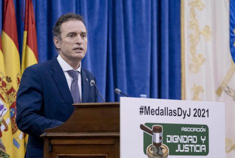 Dignidad y Justicia denuncia que Twitter bloquea un vídeo de su campaña para detener a los huidos de ETA
