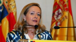 El Gobierno convoca a los transportistas a una reunión el lunes tras siete días de huelga