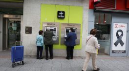 Ancianos contra máquinas bancarias