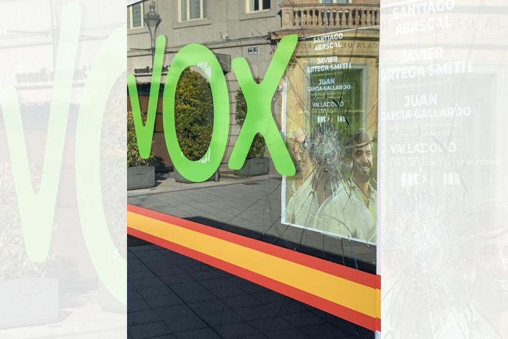 Vox denuncia ataques vandálicos a su sede en Valladolid con pintadas y roturas de cristales