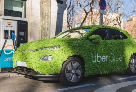 Repsol firma un acuerdo con Uber para avanzar hacia la movilidad eléctrica