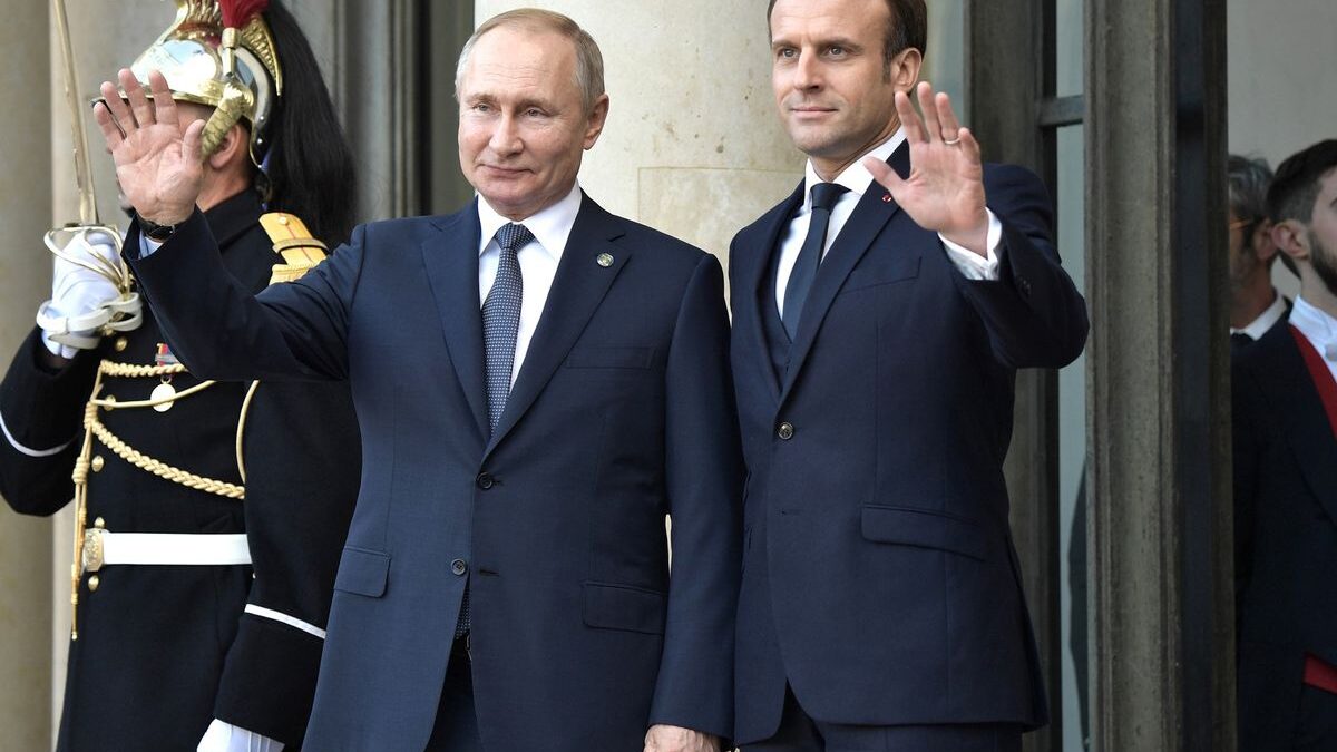 Macron habla con Putin y Zelenski para continuar avanzando hacia la desescalada