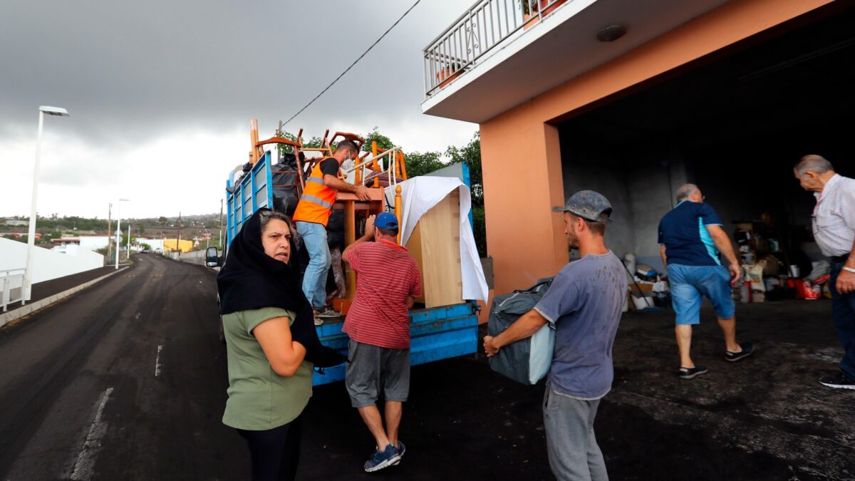 Unas mil personas evacuadas en La Palma podrán regresar este lunes a sus casas