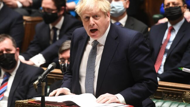Boris Johnson, contra las cuerdas: Downing Street acogió dos fiestas durante el luto nacional por el marido de la reina