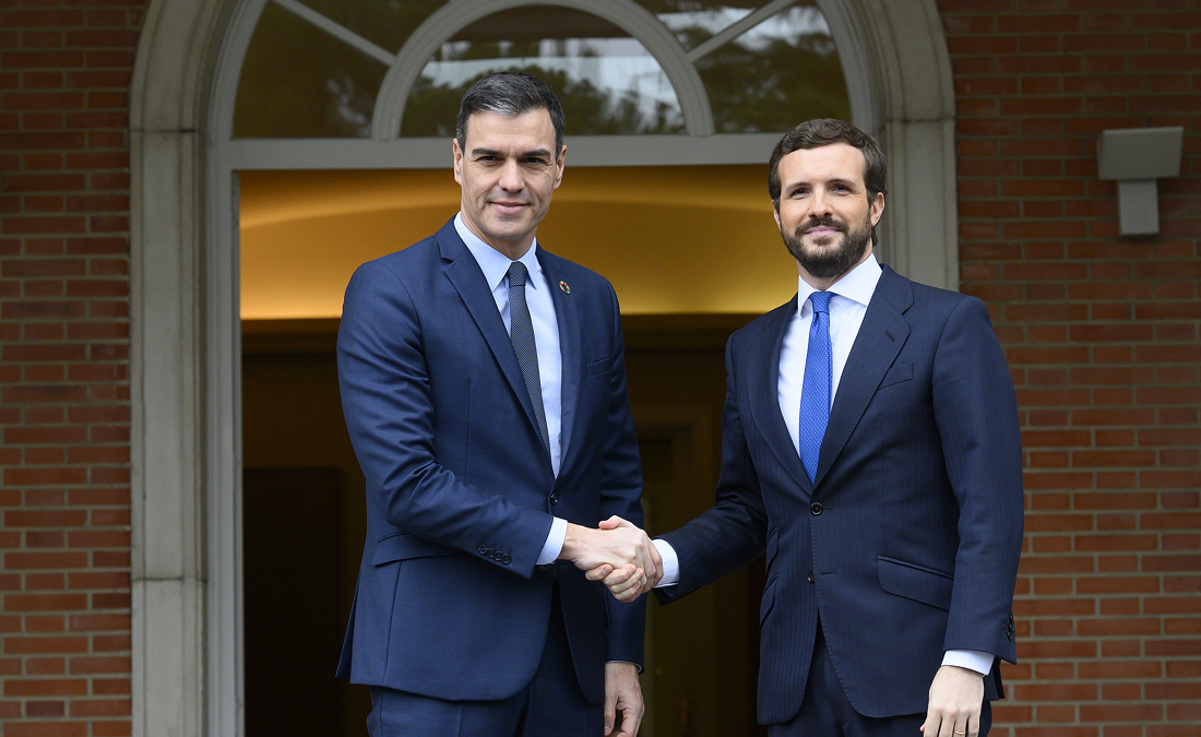 Sánchez y Casado se intercambian mensajes de apoyo ante el positivo del líder del PP