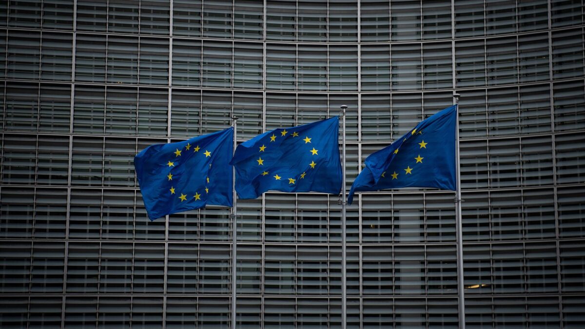 La UE advierte a Rusia de «consecuencias masivas» y un «coste severo» si ataca Ucrania