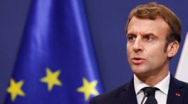 Francia paraliza el debate sobre un pasaporte de vacunación