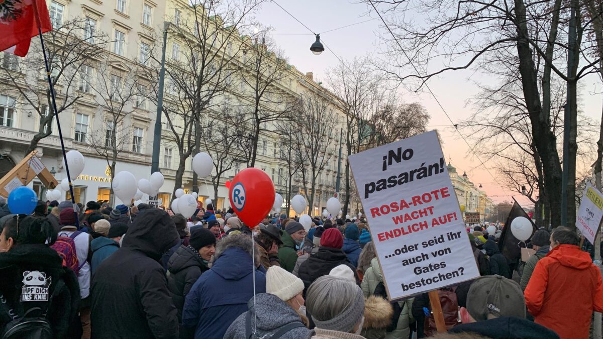 (VÍDEO) Las protestas contra las restricciones sanitarias vuelven un fin de semana más: Viena, París, Roma, Melbourne, Valencia…