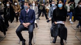 Almeida y Villacís pactan con la izquierda la ordenanza de terrazas covid en Madrid