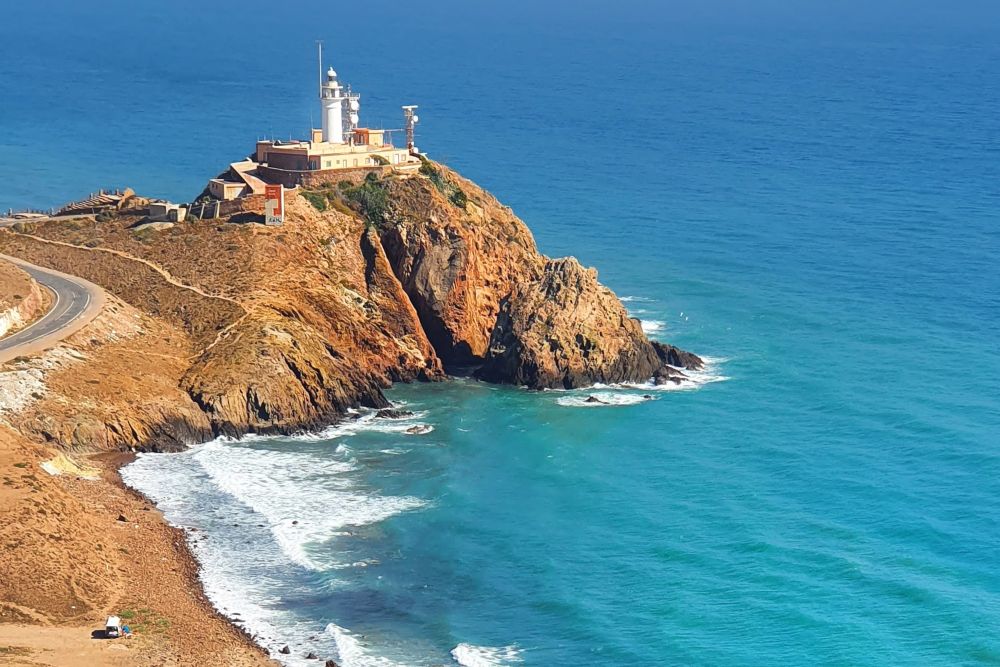 Un parque eólico en el Cabo de Gata indigna a vecinos, ecologistas y políticos