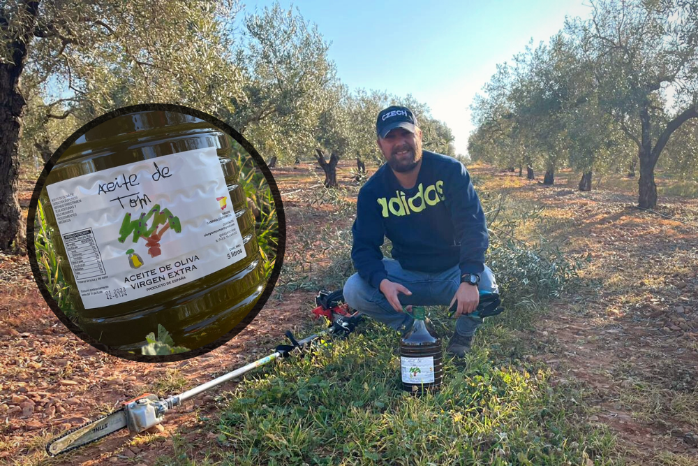 El sueño cumplido de Tom: de no saber de olivos a vender todo su aceite por Twitter