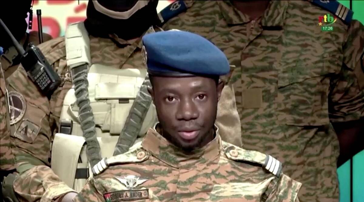 (VÍDEO) Los militares confirman el golpe de Estado en Burkina Faso y deponen a Kaboré