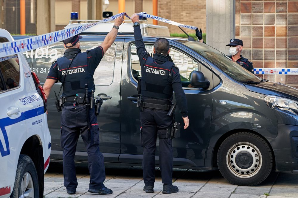 La Ertzaintza prohíbe a tres agentes acudir a un curso de la Guardia Civil de Tráfico