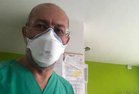 Igea no se quita la bata: compaginará su trabajo en el hospital con el acta de procurador
