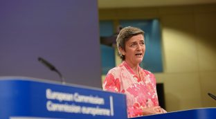 La UE anunciará a la vez su respuesta a la fusión Orange-MásMóvil y el destino de sus activos