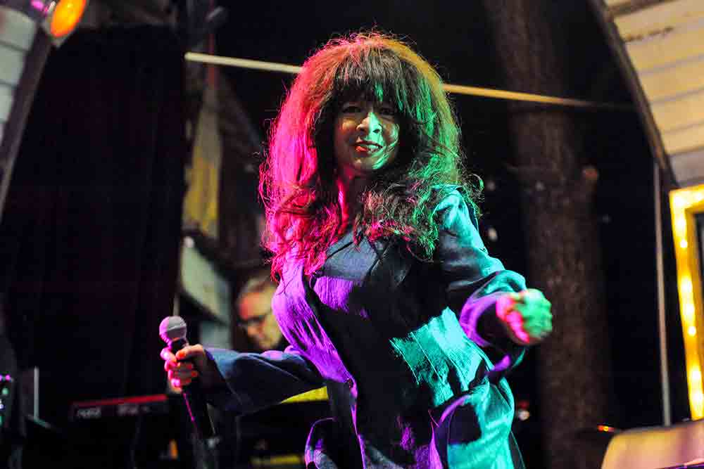En la muerte de Ronnie Spector: aquellos grupos de chicas