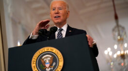 (VÍDEO) Biden llama "estúpido hijo de puta" a un periodista de Fox News al ser preguntado por la inflación