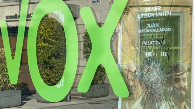 Vox denuncia un ataque a su sede y a su caseta de campaña en Valladolid
