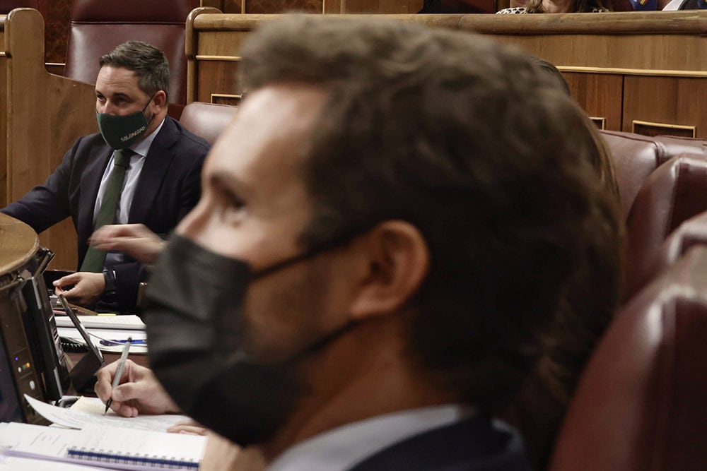 La suma de PP y VOX superaría a la de la izquierda, aunque el PSOE ganaría
