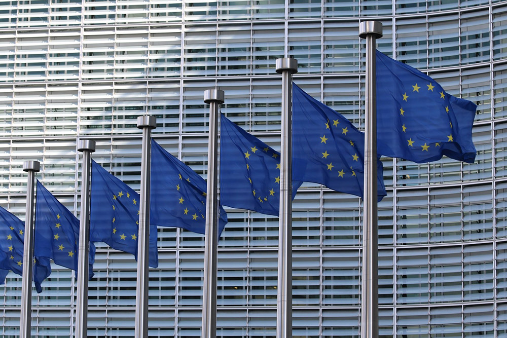 España respalda a Bruselas en la adopción en 2023 de un tipo mínimo del 15% para empresas