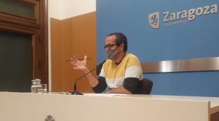 Un concejal de Zaragoza en Común llama «carapolla» a Almeida durante un pleno