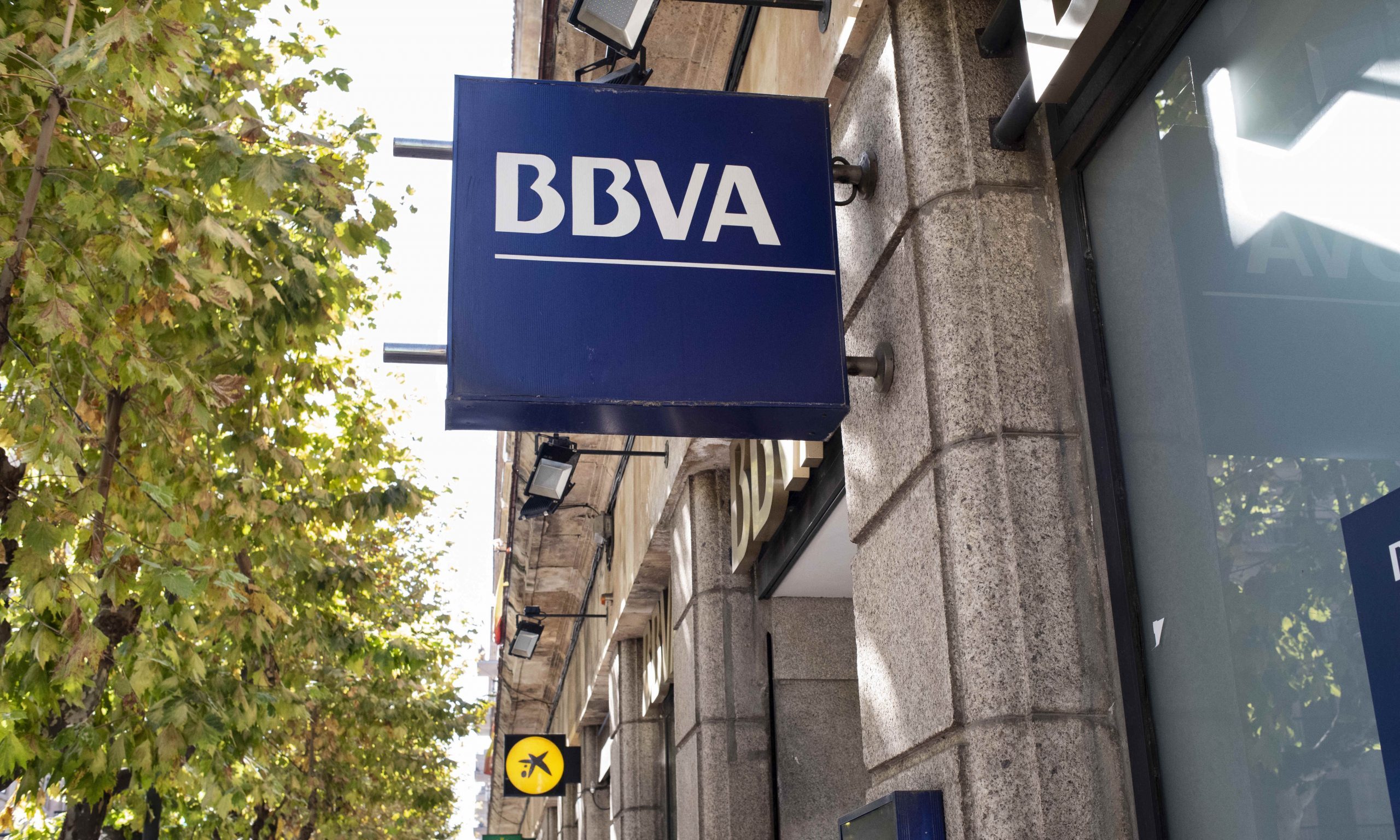 BBVA lanza un plan para levantar el ánimo de los empleados, hastiados tras los despidos