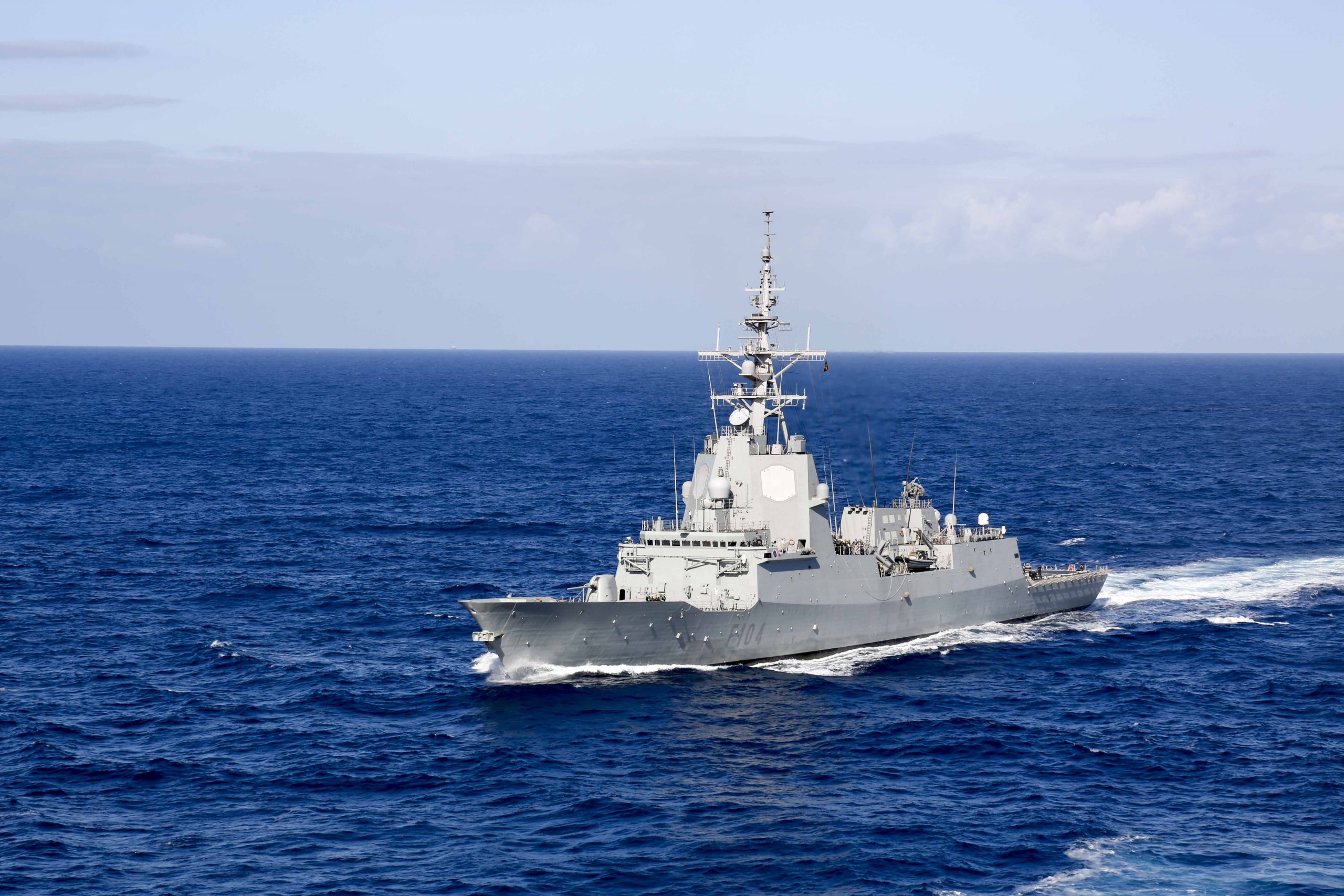 España suma un tercer buque a los grupos navales de la OTAN