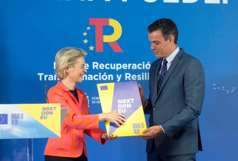 Von der Leyen corrige a Moncloa y desvincula la felicitación al plan de recuperación del reparto de fondos