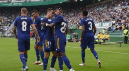 El Real Madrid sufre para remontar al Elche y pasa a cuartos de final